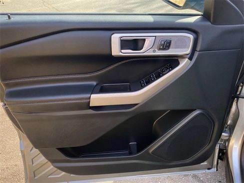 Used 2023 Ford Explorer Limited w/ Equipment Group 301A image 12