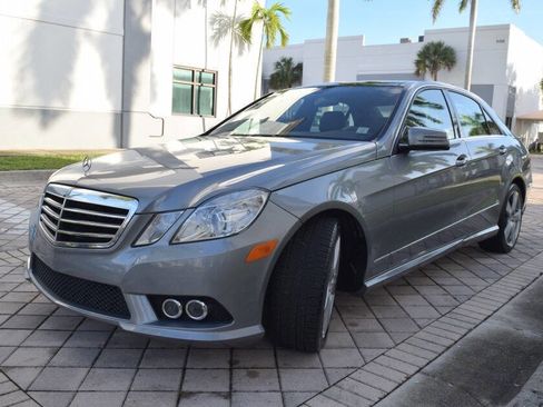 Used 2010 Mercedes-Benz E 350 4MATIC Sedan image 2