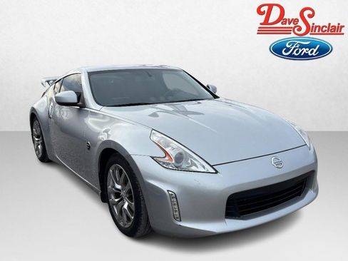 Used 2013 Nissan 370Z Coupe image 4