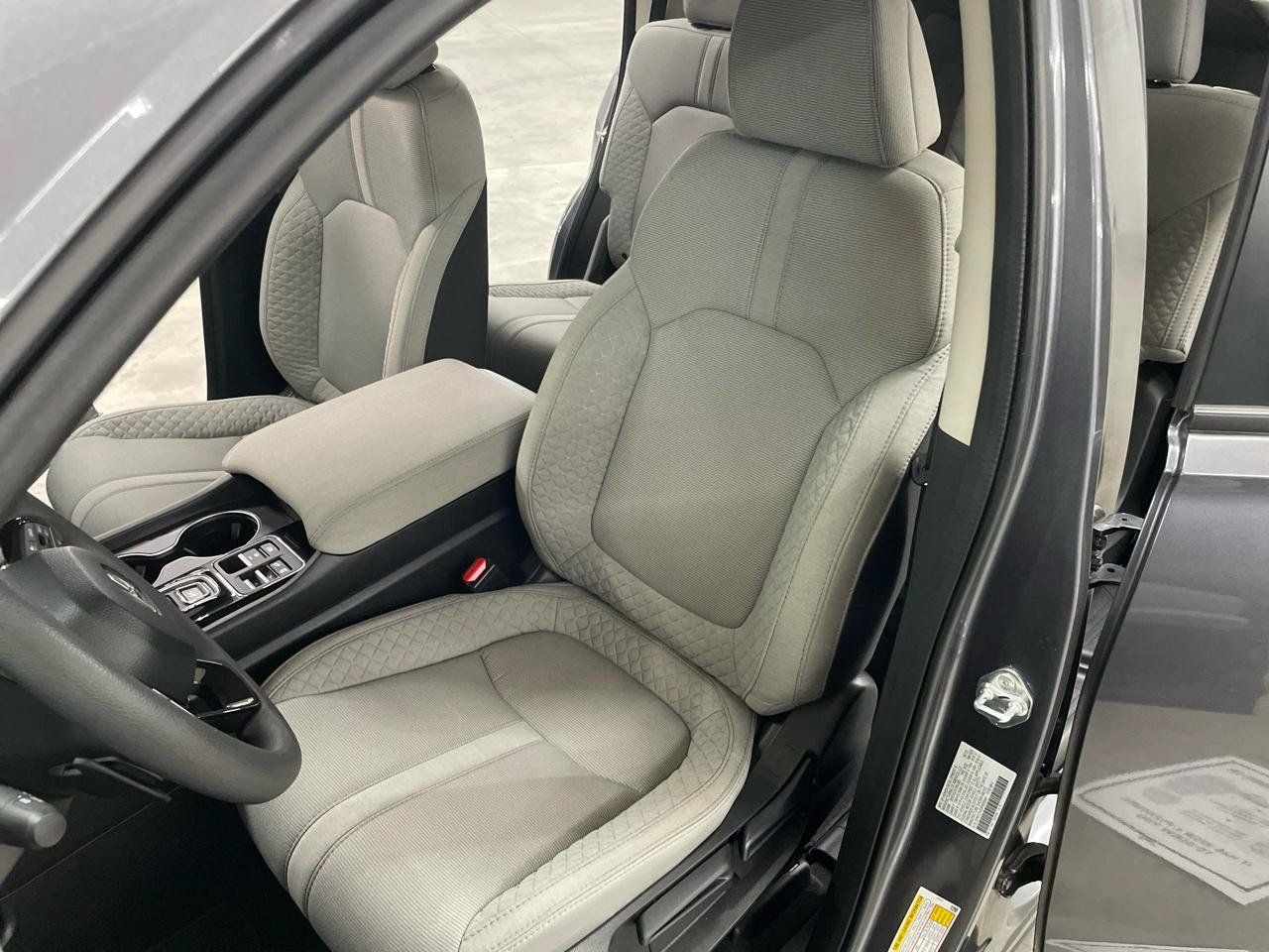 Used 2023 Honda Pilot LX image 14
