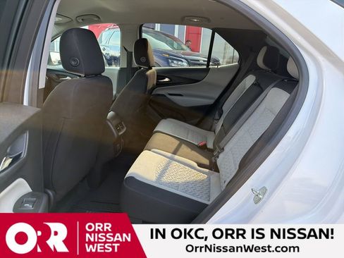 Used 2022 Chevrolet Equinox LT FWD image 16