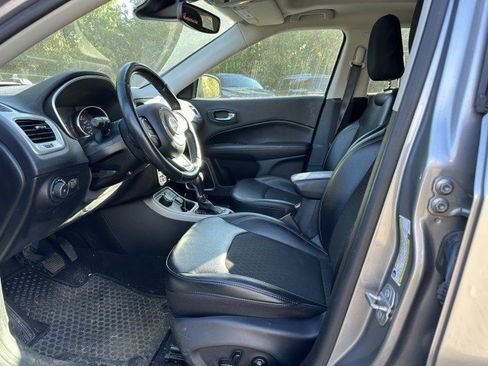 Used 2020 Jeep Compass Latitude image 5