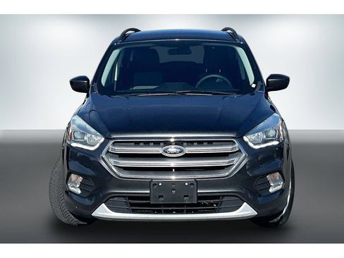Used 2017 Ford Escape SE w/ Equipment Group 201A AWD/4WD image 2