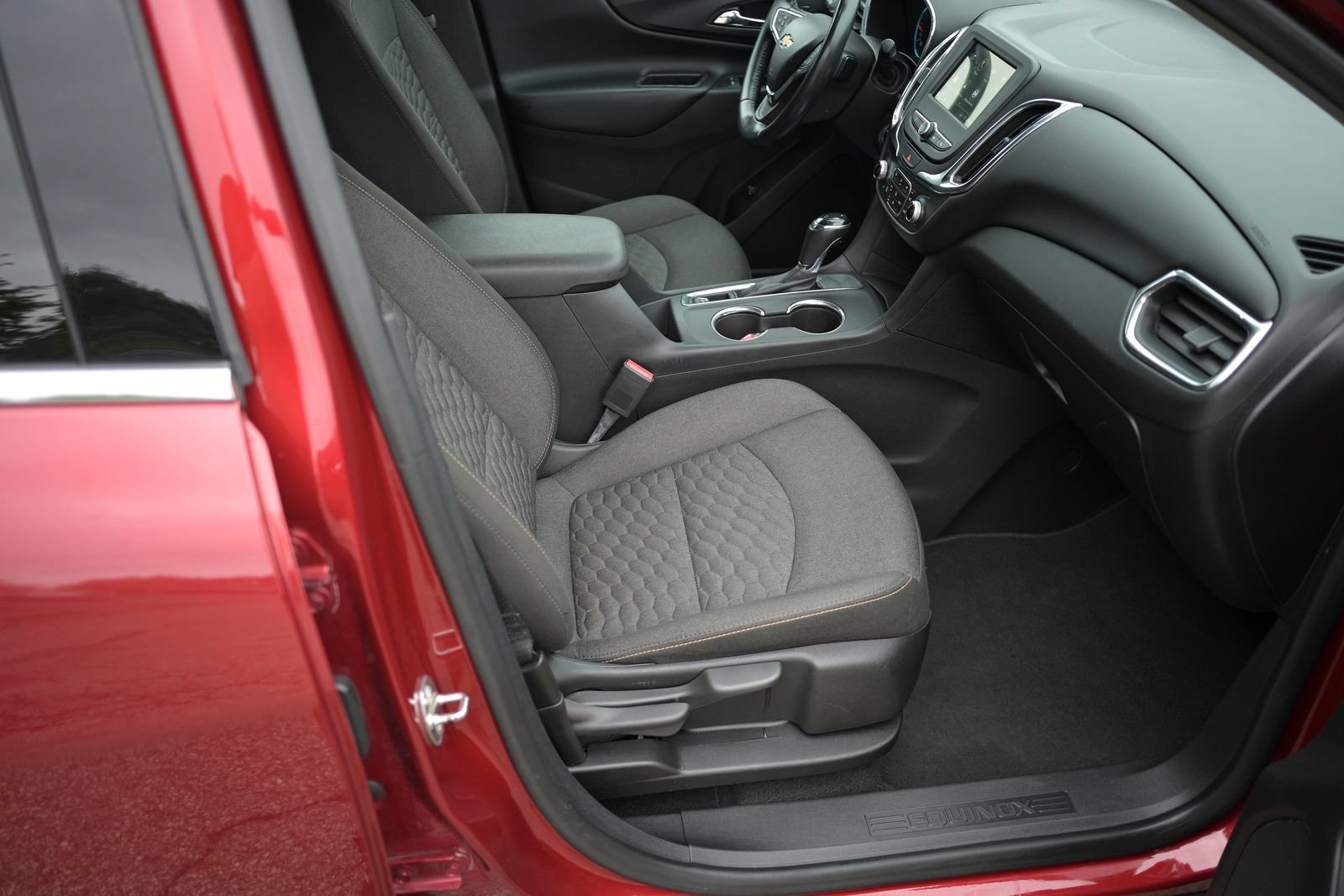 Used 2019 Chevrolet Equinox LT w/ Driver Convenience Package FWD image 52