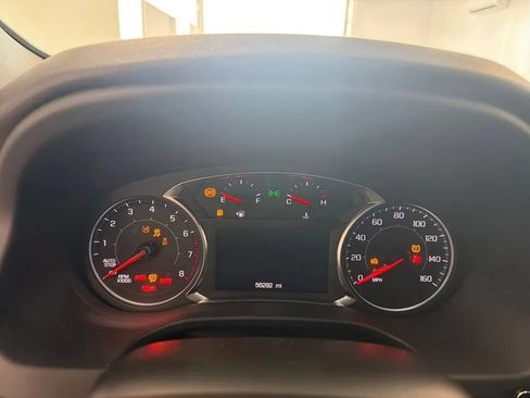 Used 2023 GMC Acadia SLE w/ Driver Convenience Package FWD image 18
