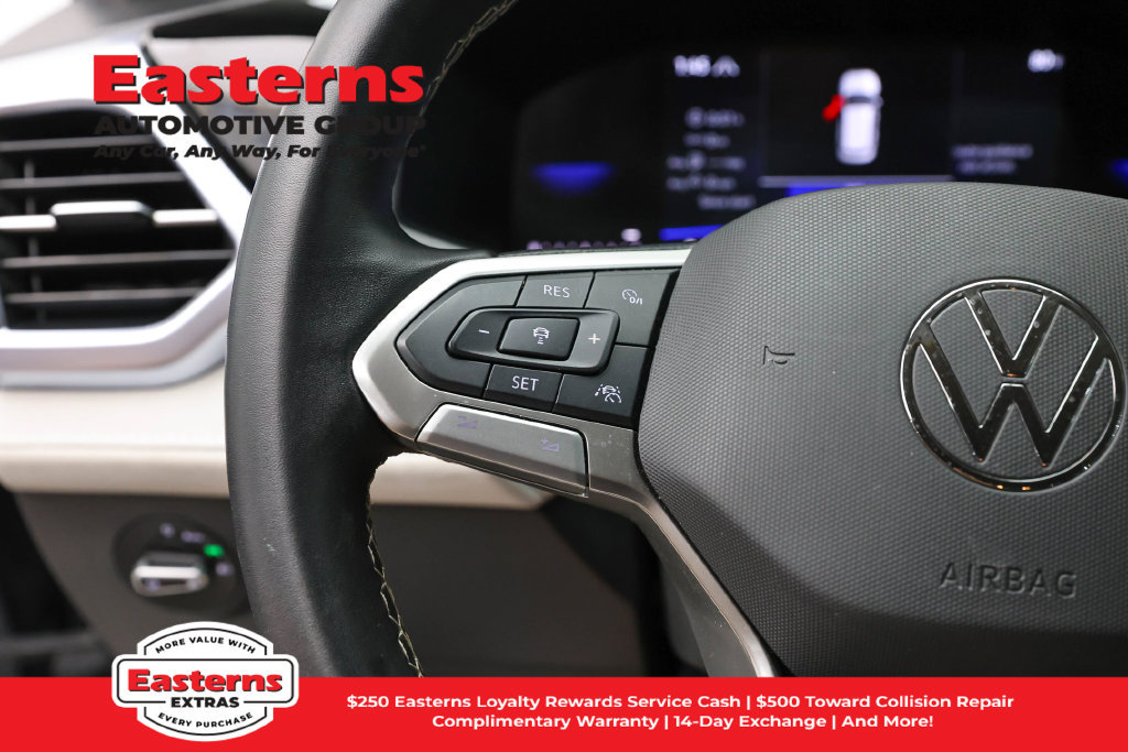 Used 2025 Volkswagen Taos SE AWD/4WD image 16