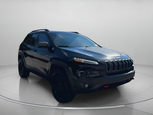 Used 2016 Jeep Cherokee Trailhawk w/ Comfort/Convenience Group image 3