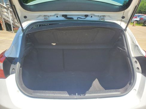 Used 2016 Hyundai Elantra GT FWD image 11