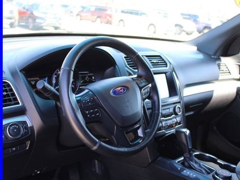 Used 2016 Ford Explorer XLT w/ Equipment Group 202A AWD/4WD image 19