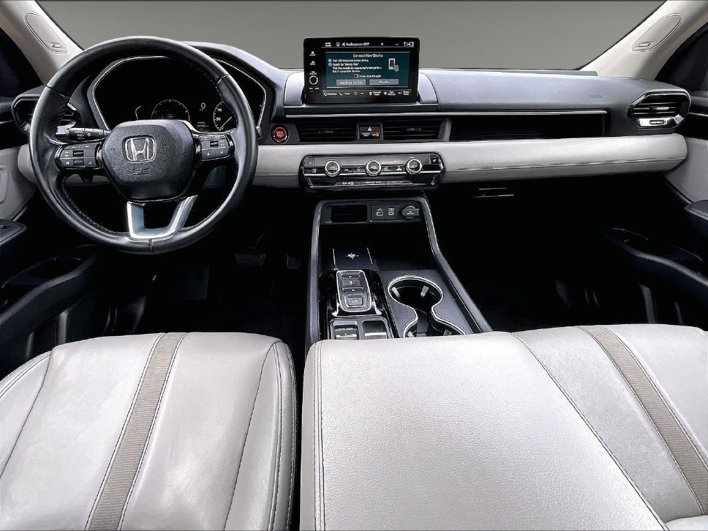 Used 2024 Honda Pilot Touring image 22