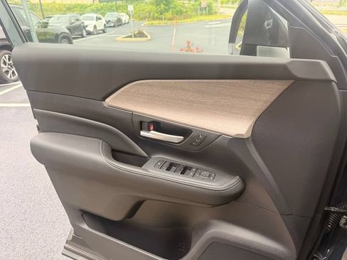 Used 2026 Toyota Grand Highlander AWD Hybrid image 12