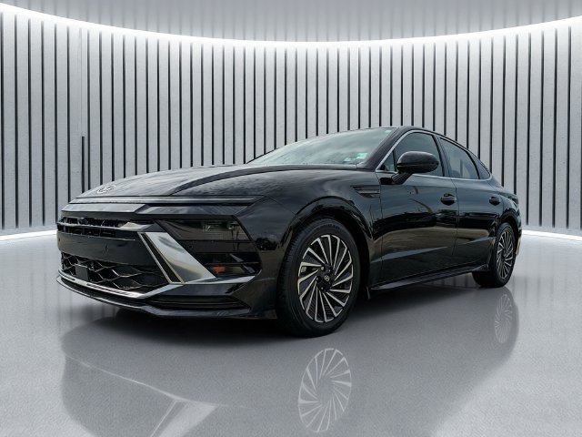 Used 2025 Hyundai Sonata Limited FWD image 8