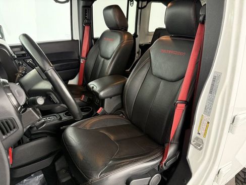 Used 2017 Jeep Wrangler Unlimited Rubicon AWD/4WD image 9
