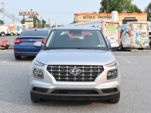 Used 2022 Hyundai Venue SEL image 5