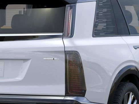 New 2026 Cadillac Vistiq Premium Luxury w/ LPO, Premium Carpet Package AWD/4WD image 11