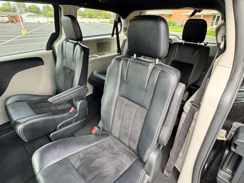 Used 2017 Dodge Grand Caravan SXT image 23