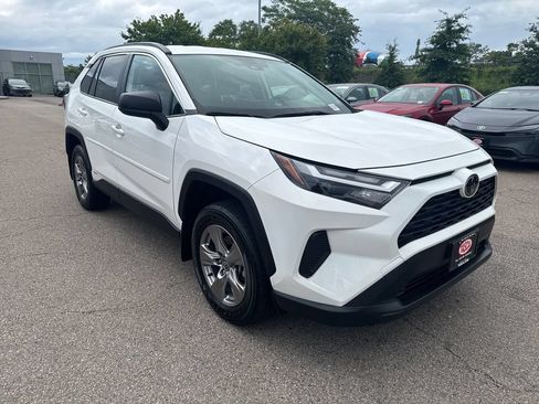 Used 2025 Toyota RAV4 LE AWD/4WD image 10