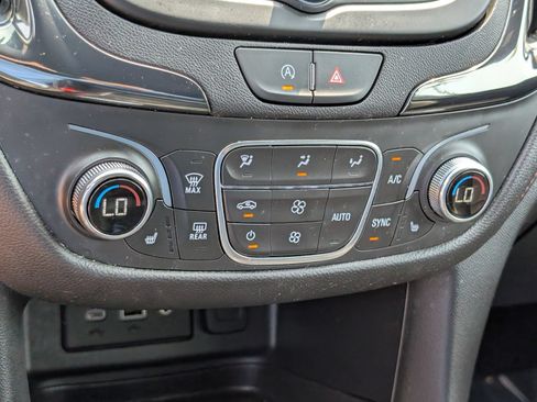 Used 2024 Chevrolet Equinox RS AWD/4WD image 27