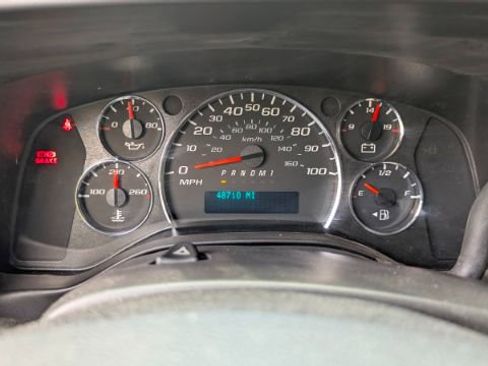 Used 2017 Chevrolet Express 2500 image 28