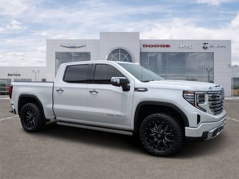 Used 2023 GMC Sierra 1500 Denali w/ Denali Reserve Package AWD/4WD image 1