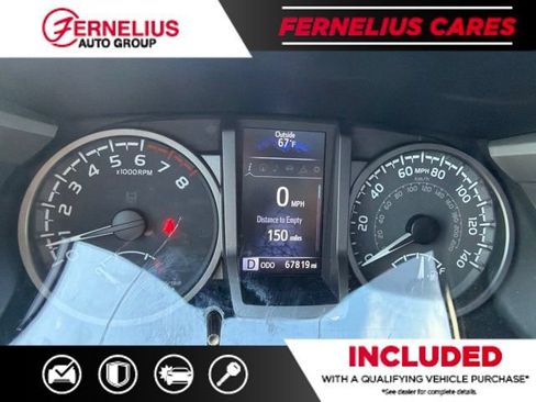 Used 2022 Toyota Tacoma TRD Sport w/ TRD Premium Sport Package AWD/4WD image 11