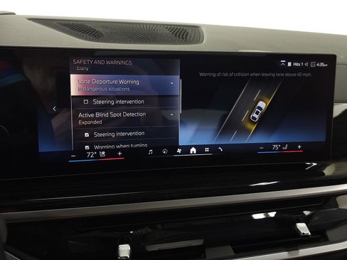 Used 2025 BMW X6 xDrive40i w/ Climate Comfort Package image 28