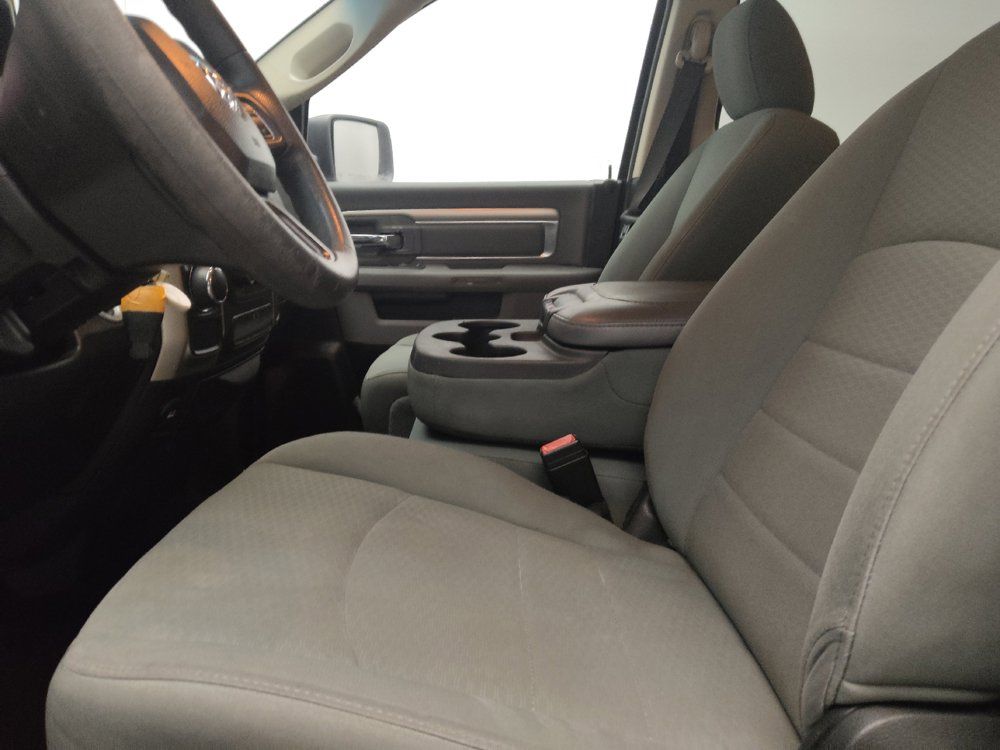Used 2020 RAM 1500 Classic SLT RWD image 17