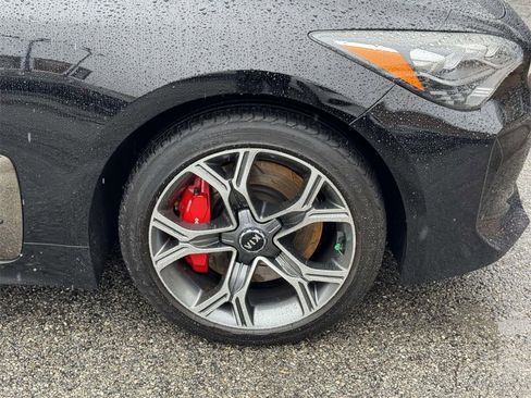 Used 2018 Kia Stinger GT2 image 10