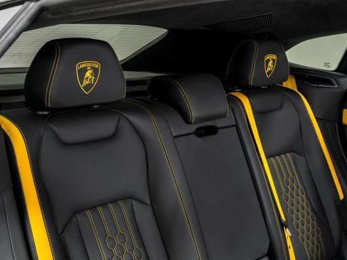 Used 2025 Lamborghini Urus S AWD/4WD image 34