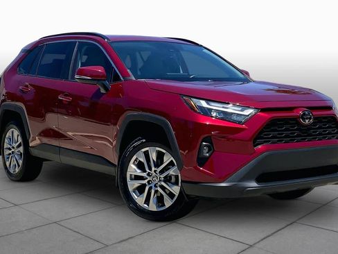 Used 2024 Toyota RAV4 XLE Premium FWD image 3