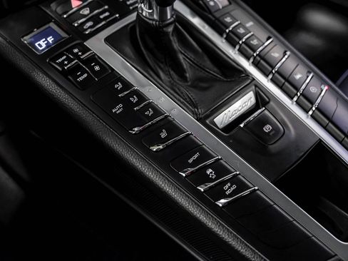 Used 2021 Porsche Macan image 21