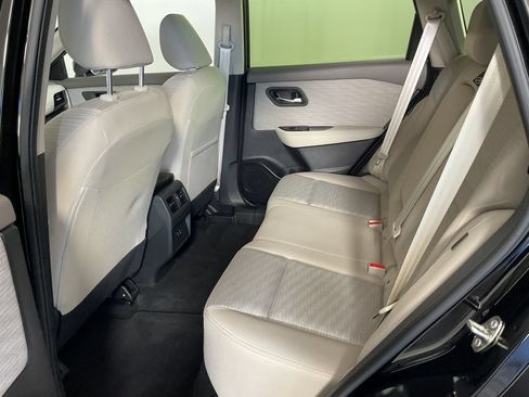 Used 2023 Nissan Rogue SV AWD/4WD image 19
