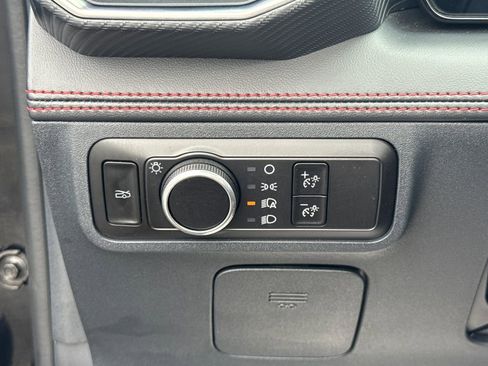 Used 2025 Ford Mustang Premium RWD image 37