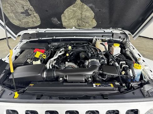 Used 2022 Jeep Gladiator Sport AWD/4WD image 32