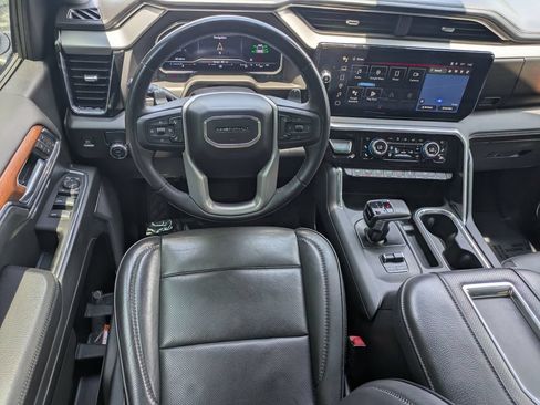 Used 2022 GMC Sierra 1500 Denali RWD image 15