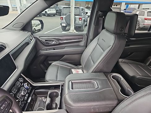 Used 2021 GMC Yukon XL Denali w/ Denali Ultimate Package image 13