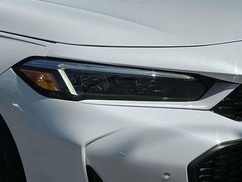 Used 2025 Honda Civic Sport image 10