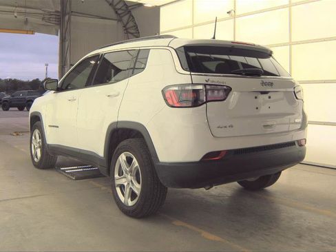 Used 2023 Jeep Compass Latitude AWD/4WD image 11