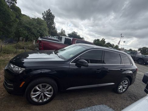 Used 2017 Audi Q7 3.0T Premium Plus w/ Premium Plus Package AWD/4WD image 2