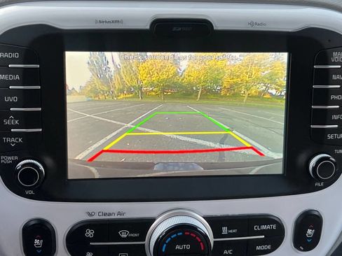 Used 2015 Kia Soul EV + image 13