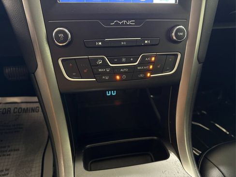 Used 2020 Ford Fusion SEL FWD image 38