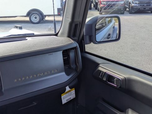 New 2025 Ford Bronco Badlands image 34