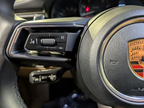 Certified 2026 Porsche Macan AWD/4WD image 27