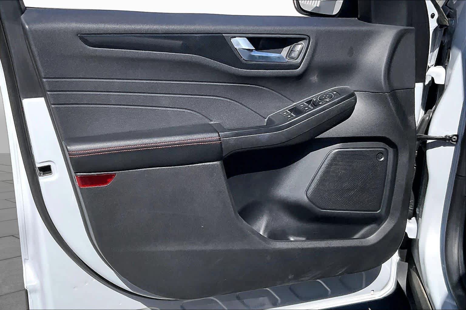 Used 2025 Ford Escape ST-Line FWD image 21