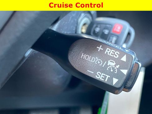 Used 2018 Toyota Corolla SE FWD image 27