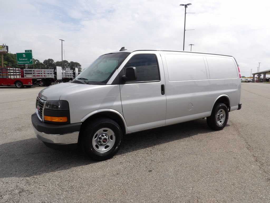 Used 2023 GMC Savana 2500 w/ Driver Convenience Package RWD image 3