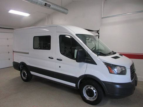 Used 2018 Ford Transit 250 130 Medium Roof RWD image 28