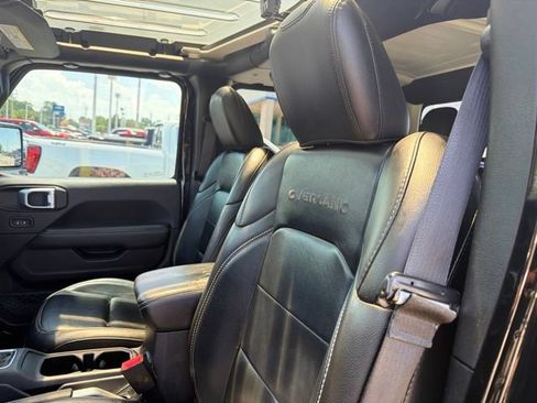 Used 2020 Jeep Gladiator Overland AWD/4WD image 14