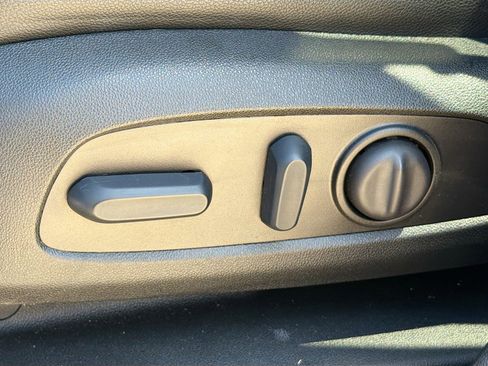 Used 2024 Chevrolet Equinox RS w/ RS Leather Package FWD image 33