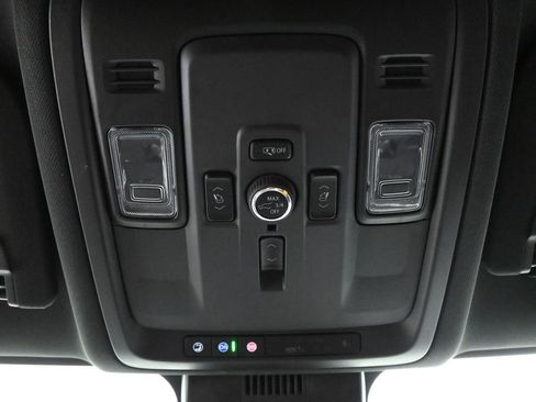 Used 2025 Chevrolet Suburban Premier image 26